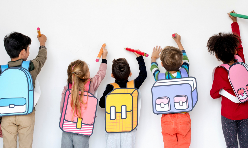 Wyprawka do przedszkola lub szkoły - podpowiadamy, co powinno się w niej znajdować