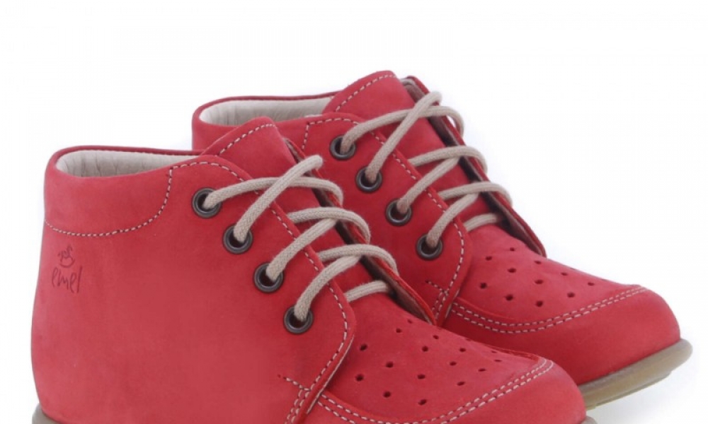 Pięć korzyści z kupowania skórzanych butów dla dzieci. Czy warto kupić buciki ze skóry?